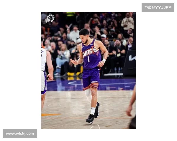 布克职业生涯高光时刻盘点 从新星崛起到顶级得分手的蜕变之路